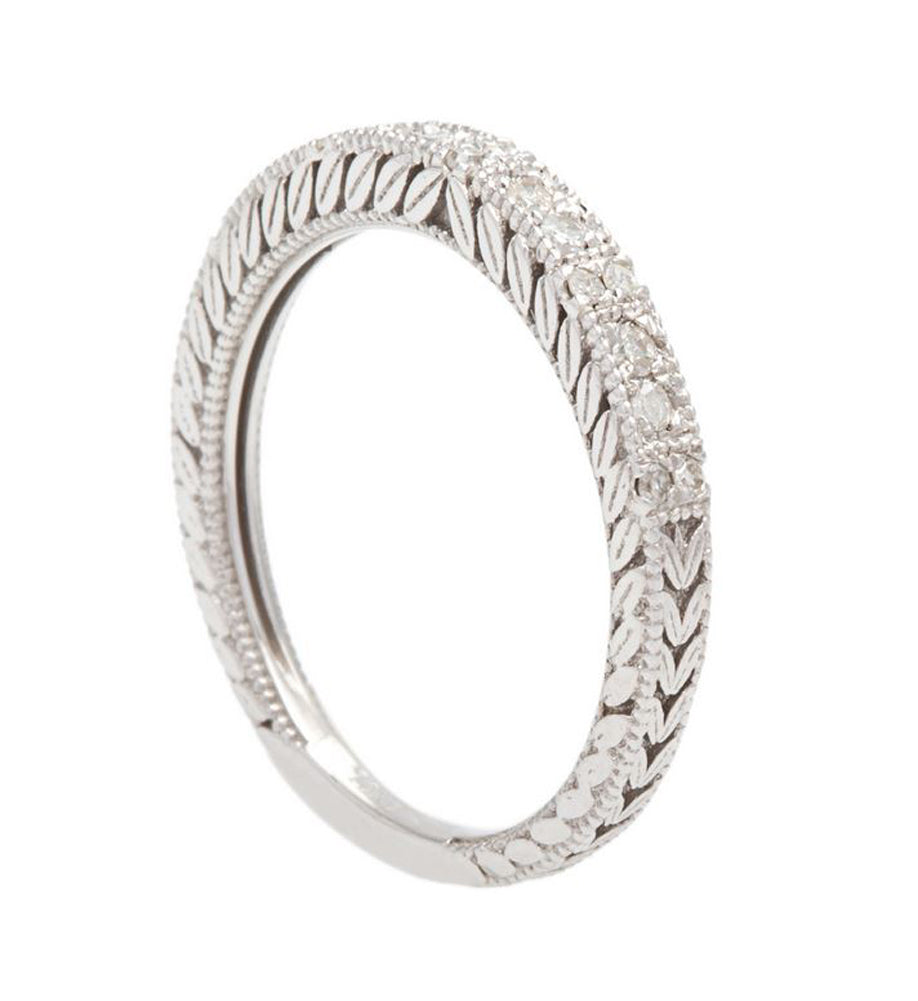 10k White Gold Vintage-Style Engraved Diamond Wedding Band (1/5 cttw, H-I, I1-I2)